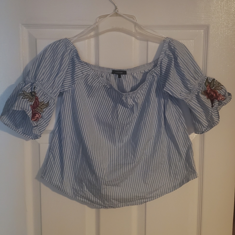 Ladies (juniors) top sz Med